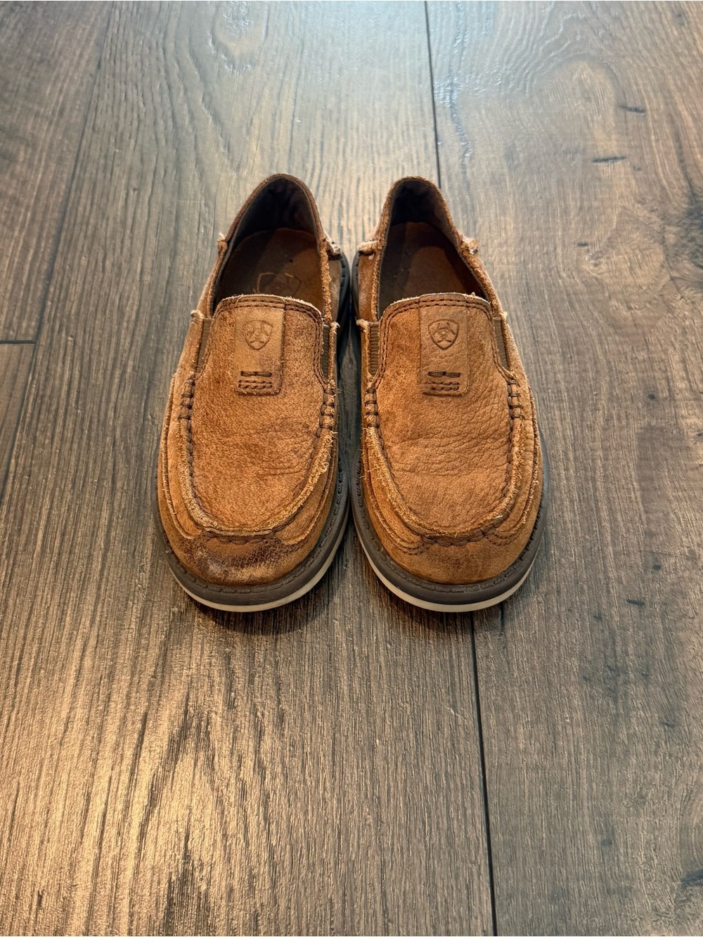 Boy’s Ariat size 9.5 genuine leatherSlip-On Loafers in Brown